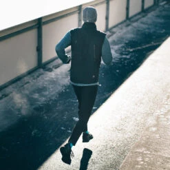 CEP Men's Winter Run Vest - Black (W0165R) -Run Gear Shop W0165R LIFESTYLEIMAGE3 1800x1800 7a55ba33 5cc9 4ac7 92d0 2afba0703d78