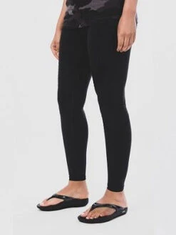 Oofos Women's OOlala Limited Sandal 9 Oofos Women's OOlala Limited Sandal -Run Gear Shop black camo 932x680 c0e077c2 7a8f 460d 8e92 06fdeb9bd561