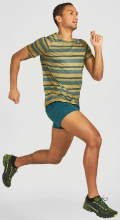 Janji Men's Helio Tech Tee -(MT15A-S22-GST) -Run Gear Shop ezgif.com gif maker 32 3134b8d3 9778 4ee0 ba65 9d0076d5a009